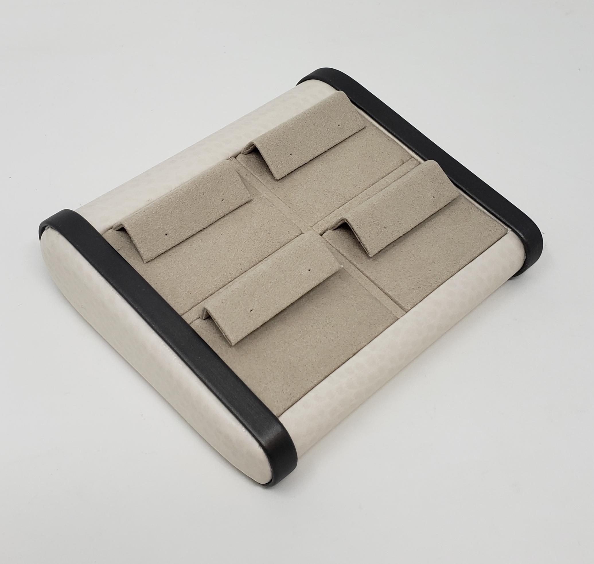 18000 Pendant Trays
